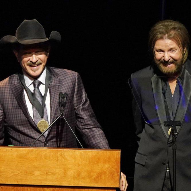 COUNTRY MUSIC HALL OF FAME - BROOKS AND DUNN - AP 10-20-19 1.jpeg